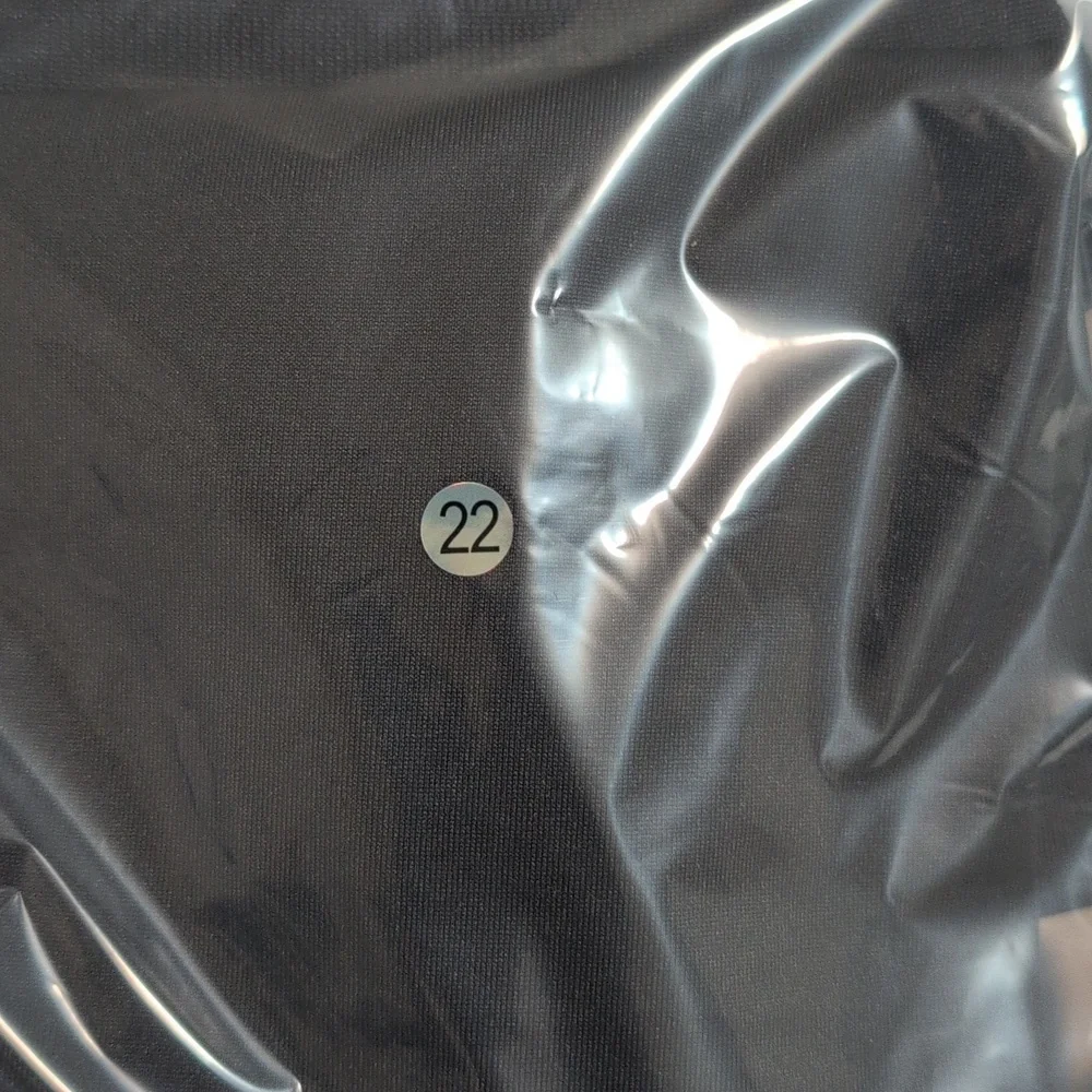 POLO Ralph Lauren Boy's black T-shirt size 3. - Picture 10 of 10